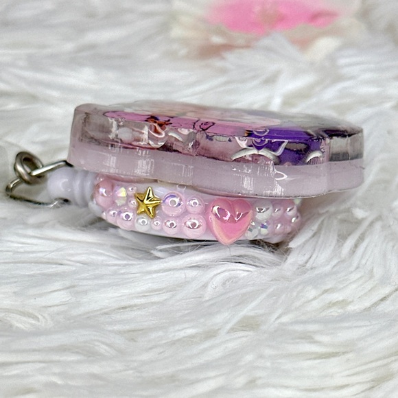 Kirby Badge Reel Handmade - Shaker Resin Badge Reel - Picture 3 of 4